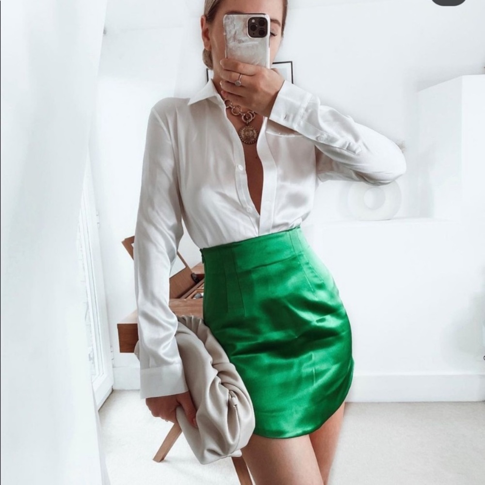ZARA Green SATIN EFFECT MINI SKIRT - Picture 4 of 9